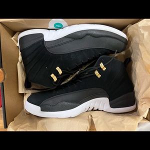 9/10 Jordans sz13